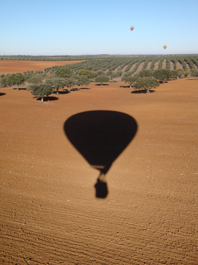 Ballonvaart laag boven portugal